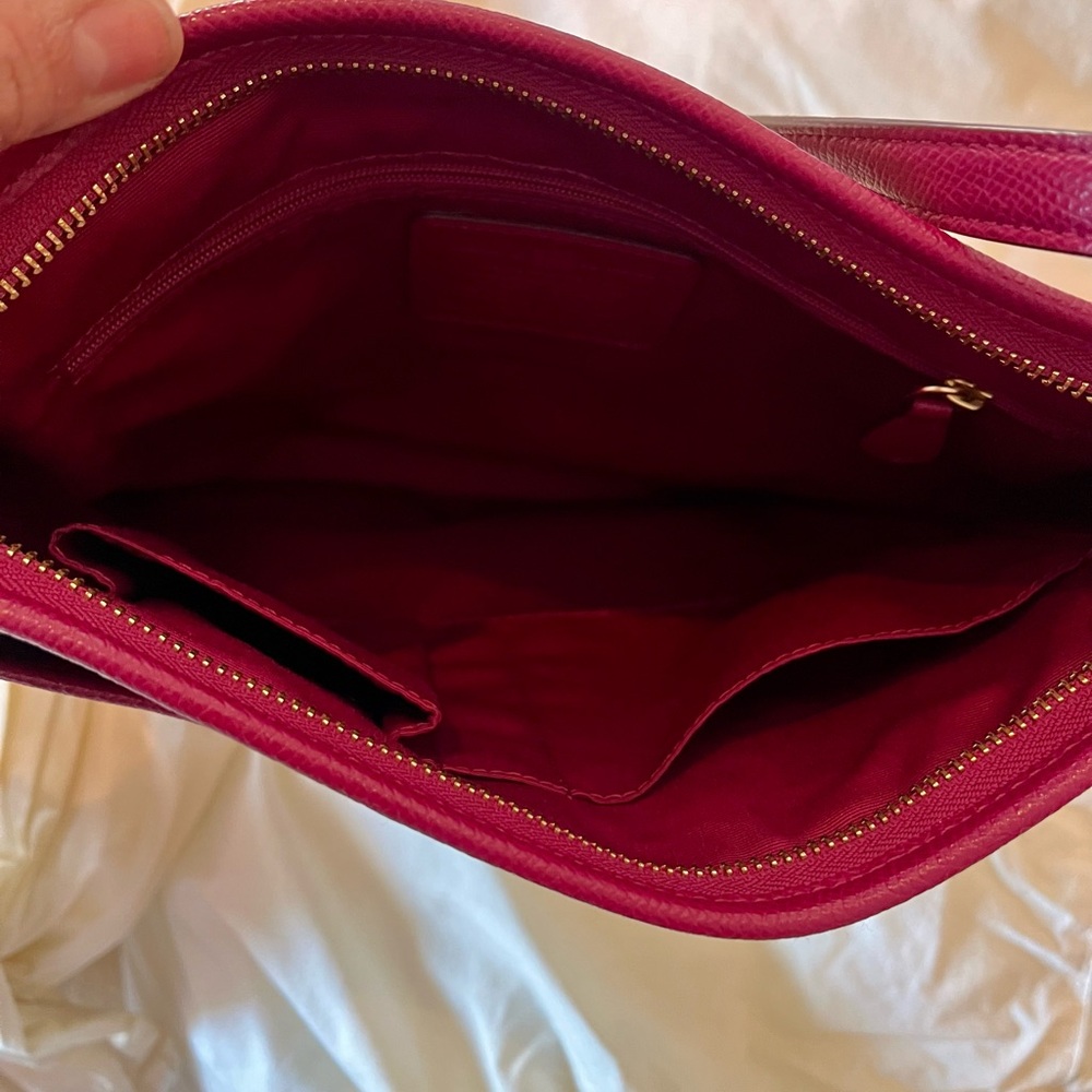Coach Signature Crossbody - Picture 4 of 9